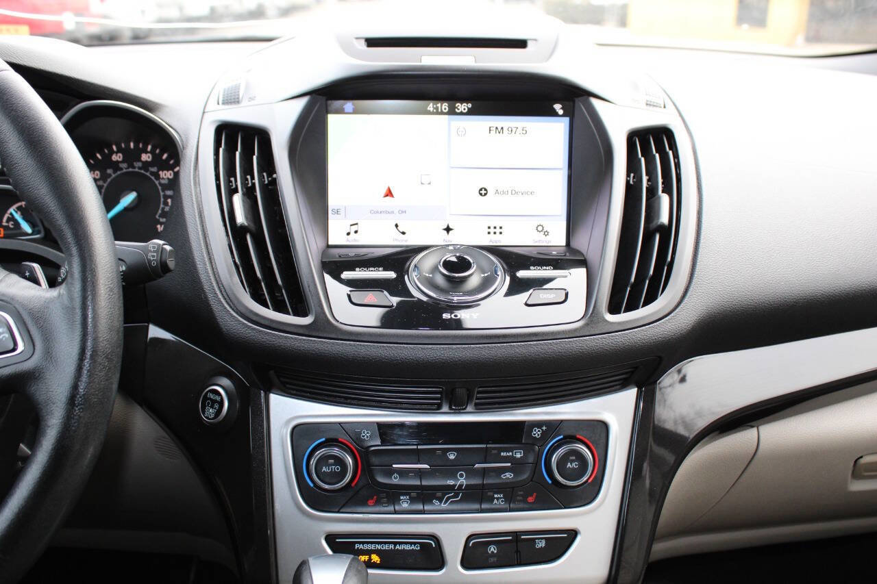 Used 2017 Ford Escape Titanium image 18