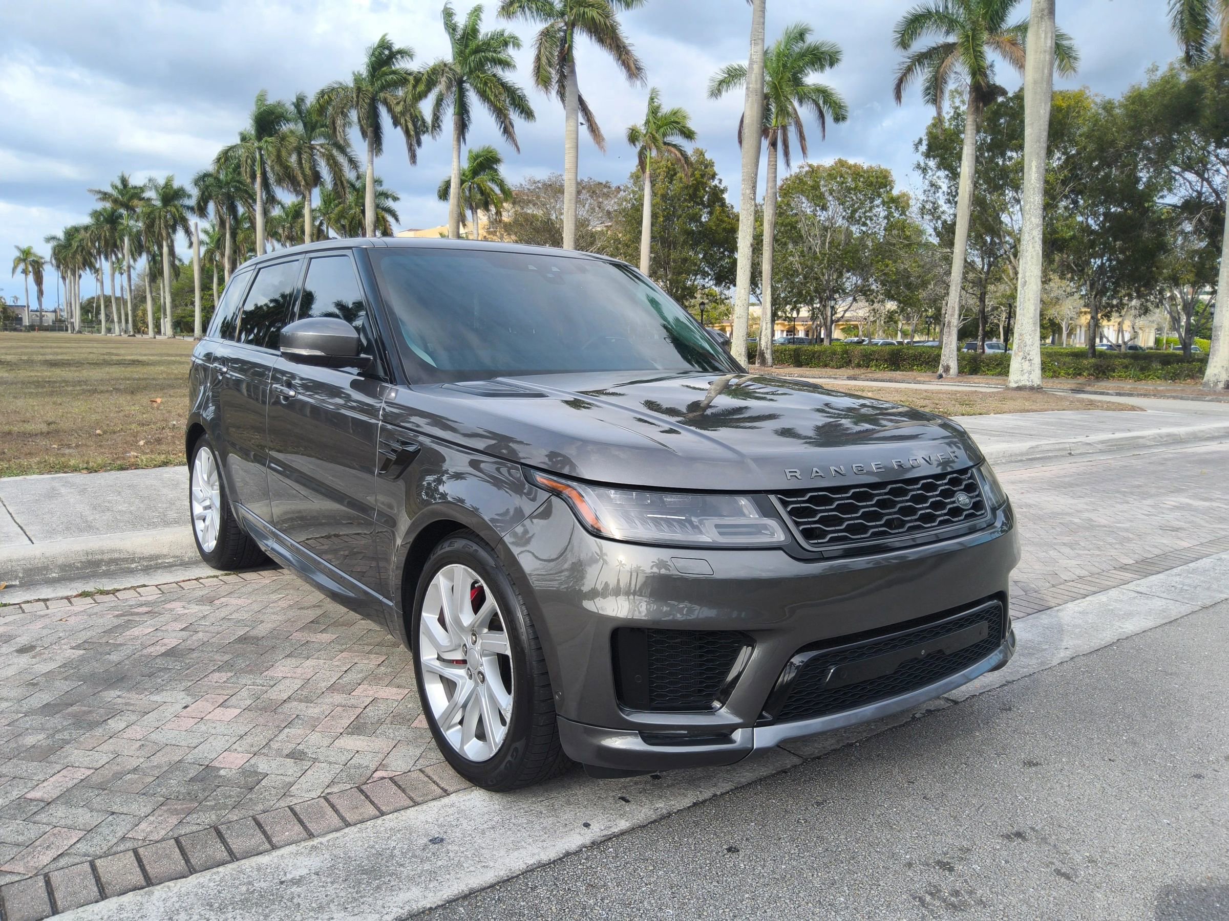 Used 2018 Land Rover Range Rover Sport Supercharged image 1