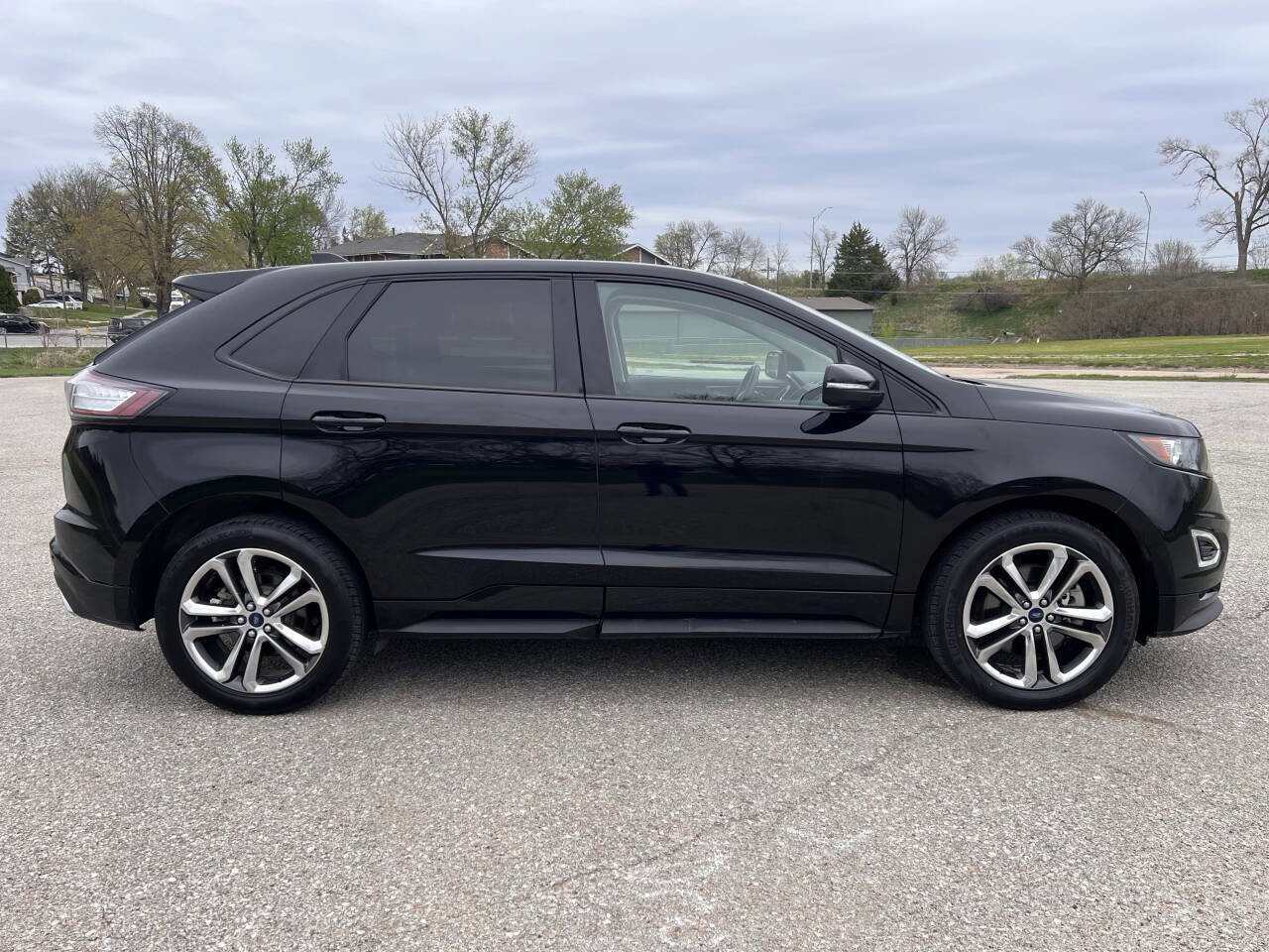 Used 2017 Ford Edge Sport w/ Technology Package image 4