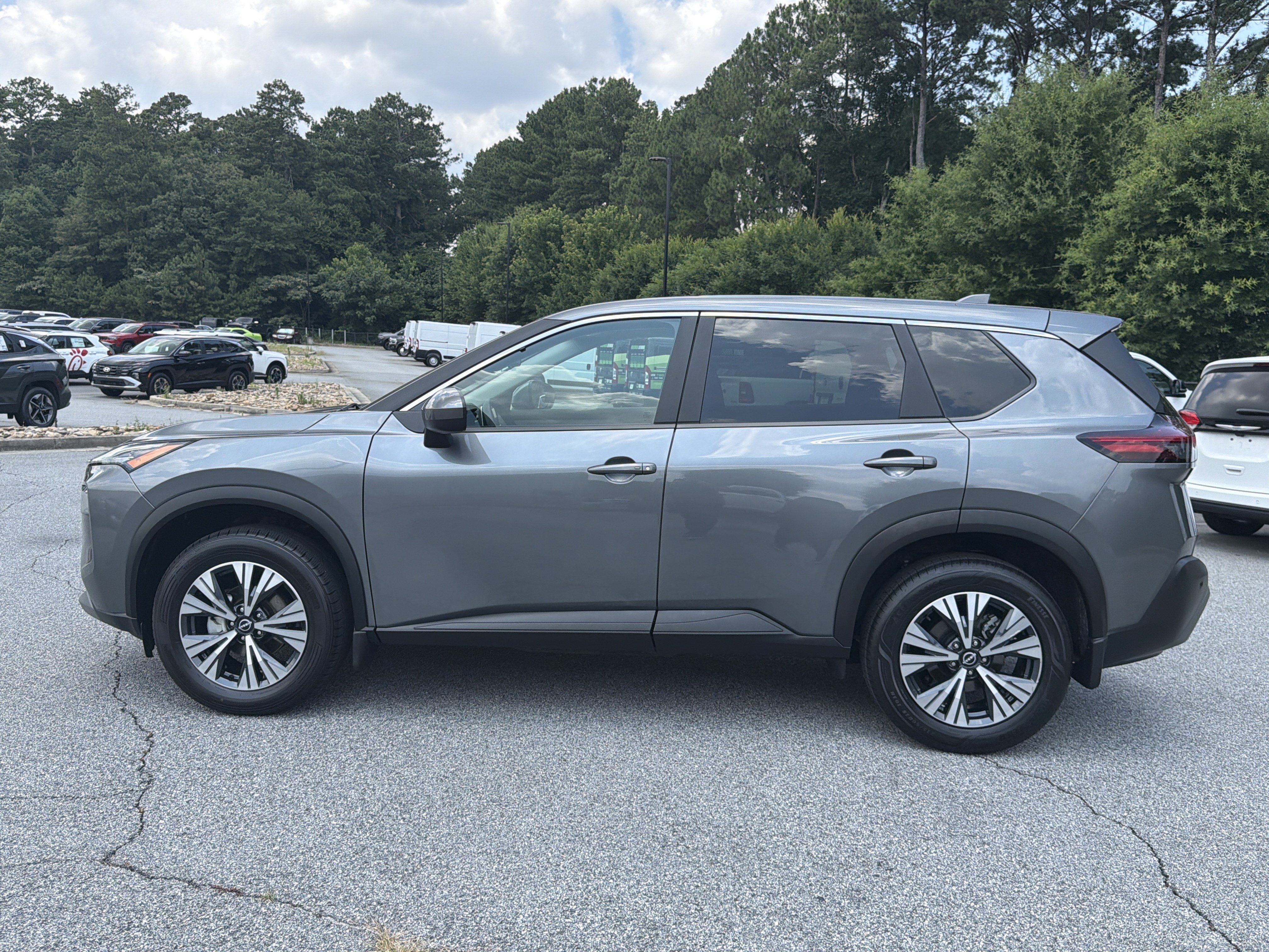 Used 2023 Nissan Rogue SV AWD/4WD image 4