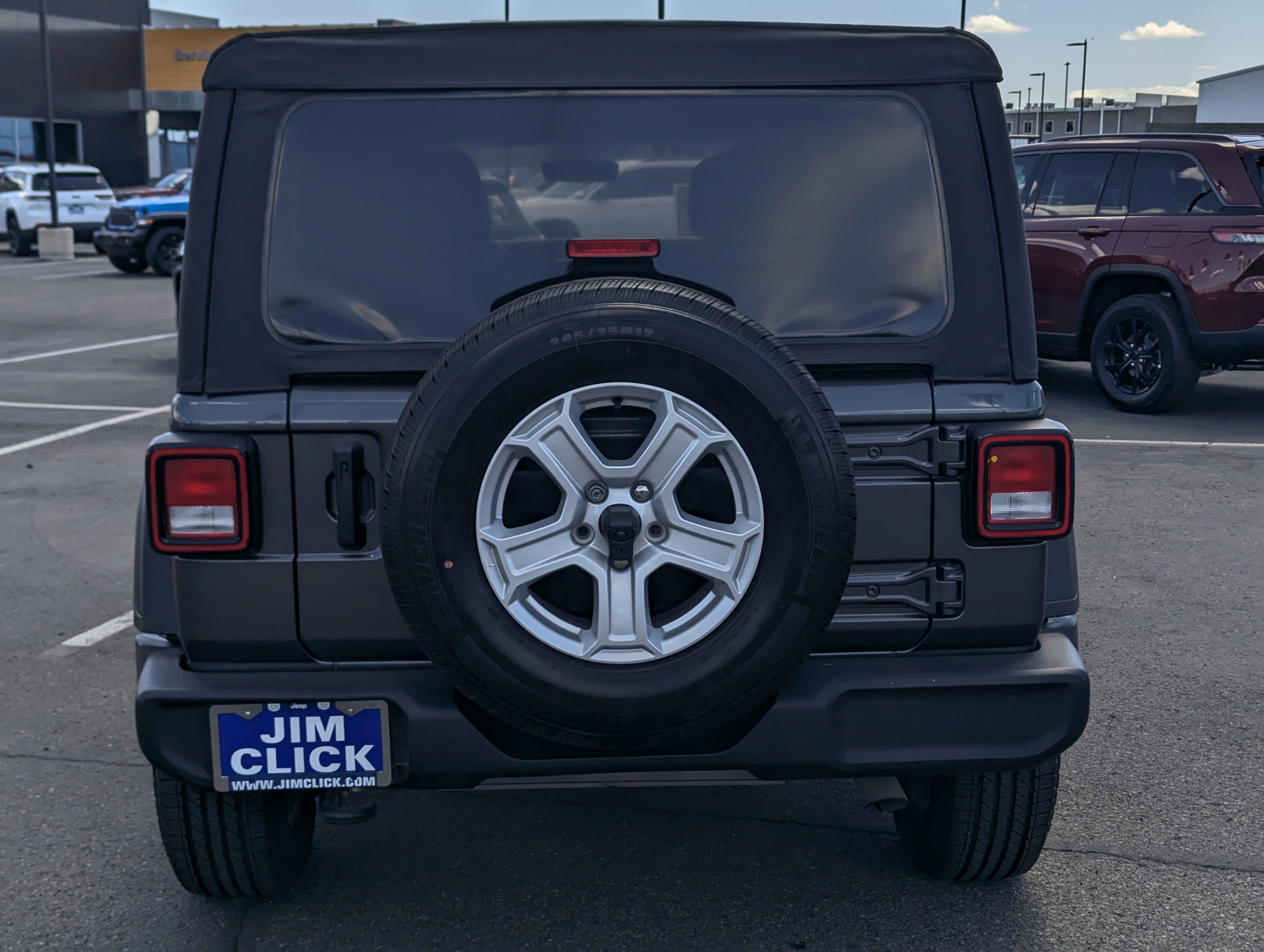 Used 2022 Jeep Wrangler Unlimited Sport image 3