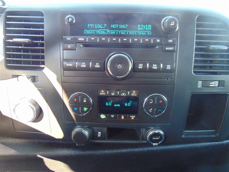 Used 2013 Chevrolet Silverado 1500 LT w/ All-Star Edition AWD/4WD image 9