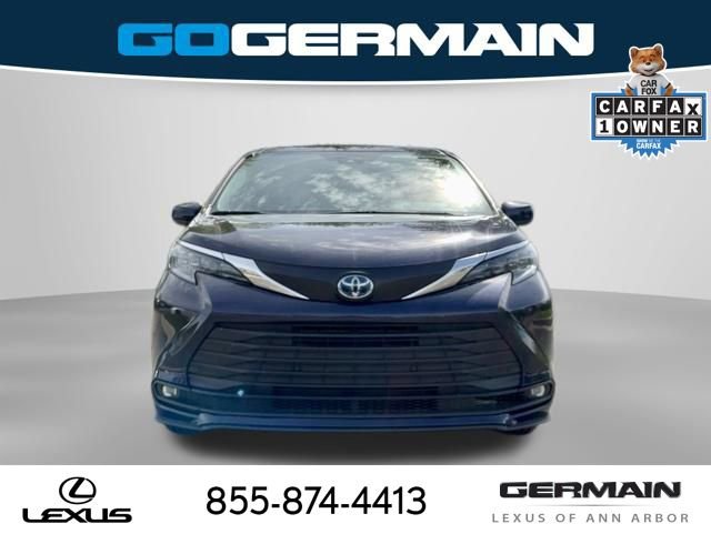 Used 2025 Toyota Sienna XLE FWD image 12