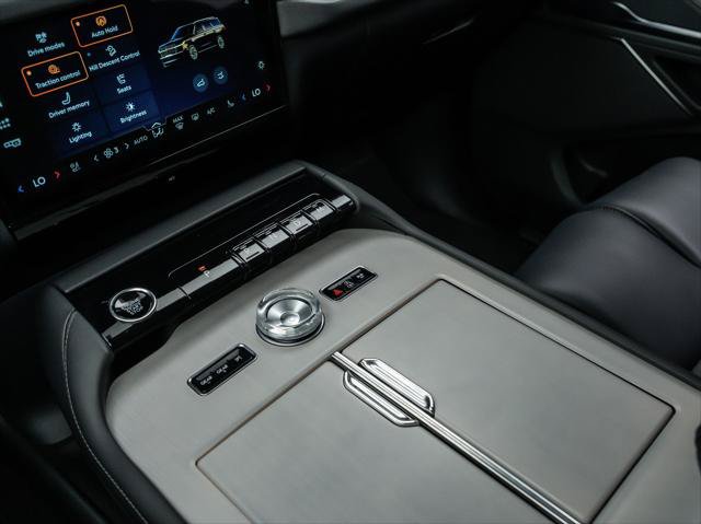 New 2026 Lincoln Navigator Premiere AWD/4WD image 27