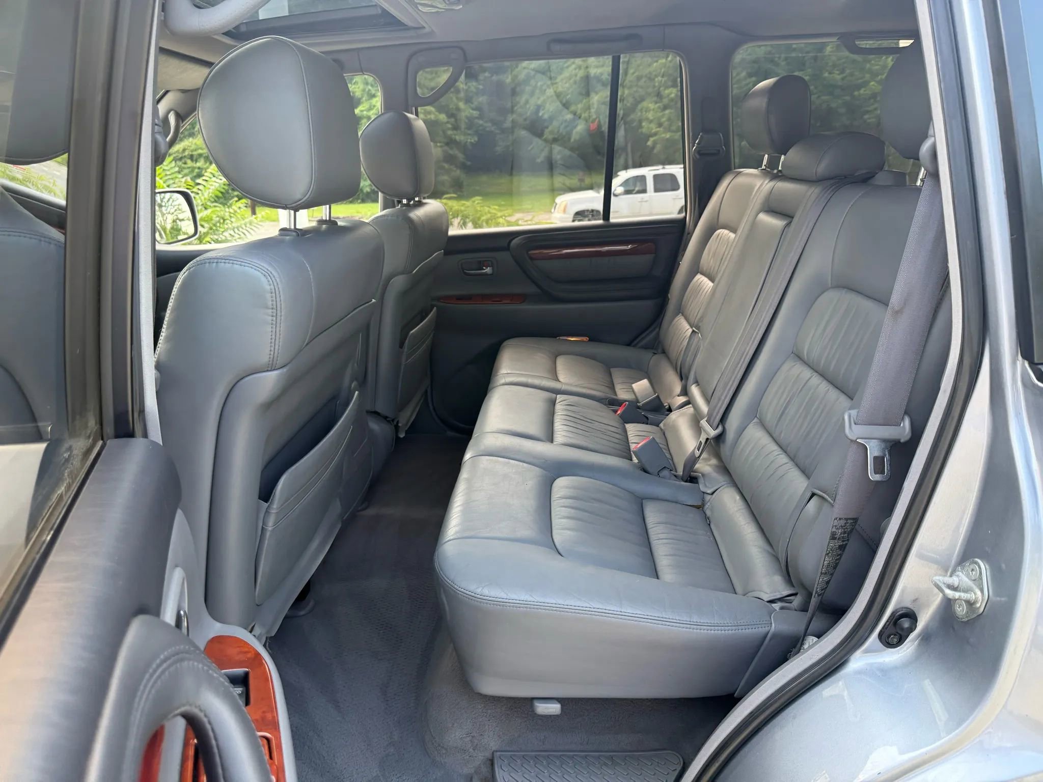 Used 2002 Lexus LX 470 4WD image 22