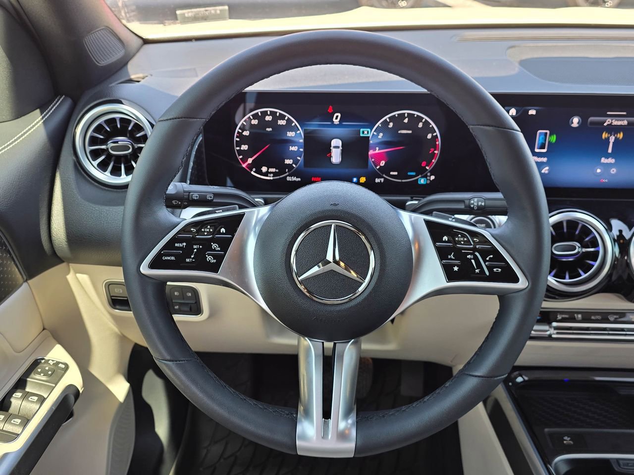 Used 2025 Mercedes-Benz GLB 250 4MATIC image 27