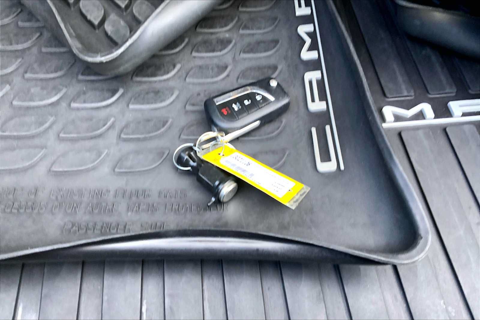 Used 2018 Toyota Camry SE FWD image 12