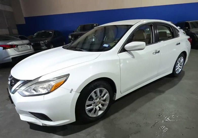 Used 2016 Nissan Altima 2.5 S w/ Power Driver Seat Package FWD image 1