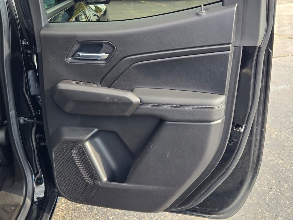 Used 2026 Chevrolet Colorado LT w/ LT Convenience Package AWD/4WD image 9
