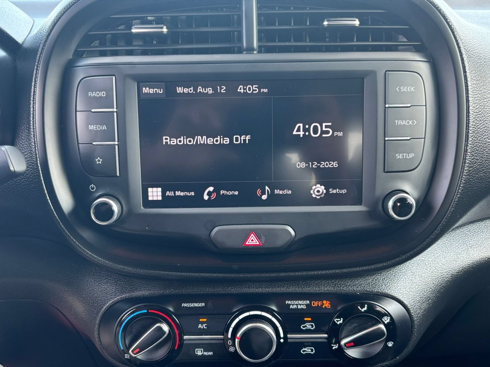 Used 2025 Kia Soul LX w/ LX Technology Package FWD image 14