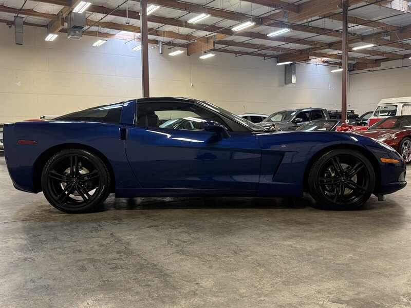 Used 2006 Chevrolet Corvette Coupe w/ Preferred Equipment Group RWD image 8