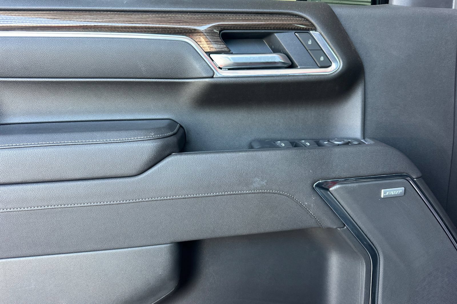 Used 2025 Chevrolet Silverado 1500 LT Trail Boss w/ Convenience Package II AWD/4WD image 11