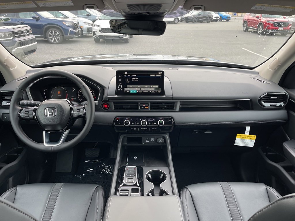 New 2025 Honda Pilot EX-L image 6