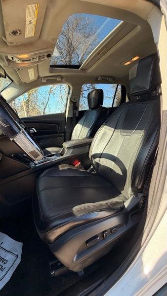 Used 2017 GMC Terrain SLT w/ Open Road Package FWD image 13