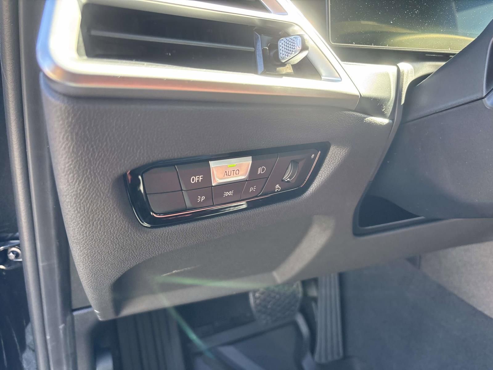 New 2026 BMW 330i xDrive Sedan w/ Premium Package image 14