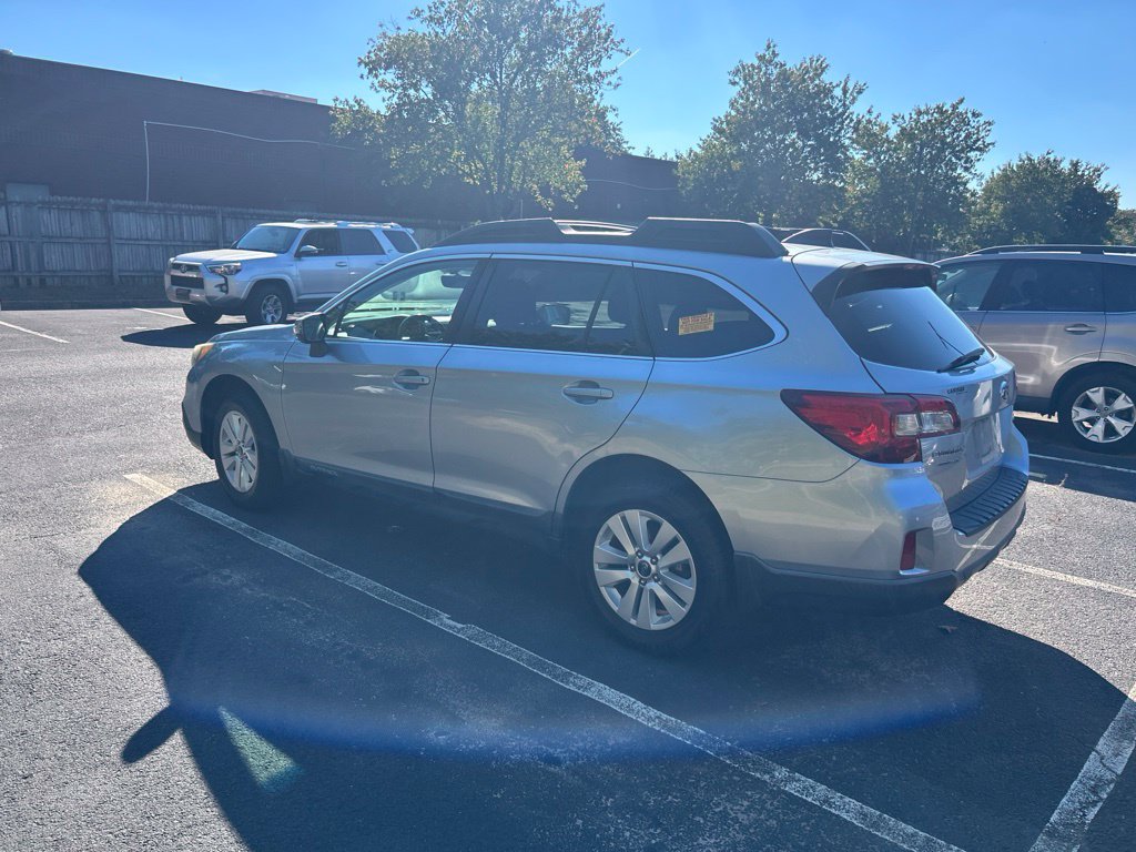 Used 2017 Subaru Outback 2.5i Premium AWD/4WD image 5