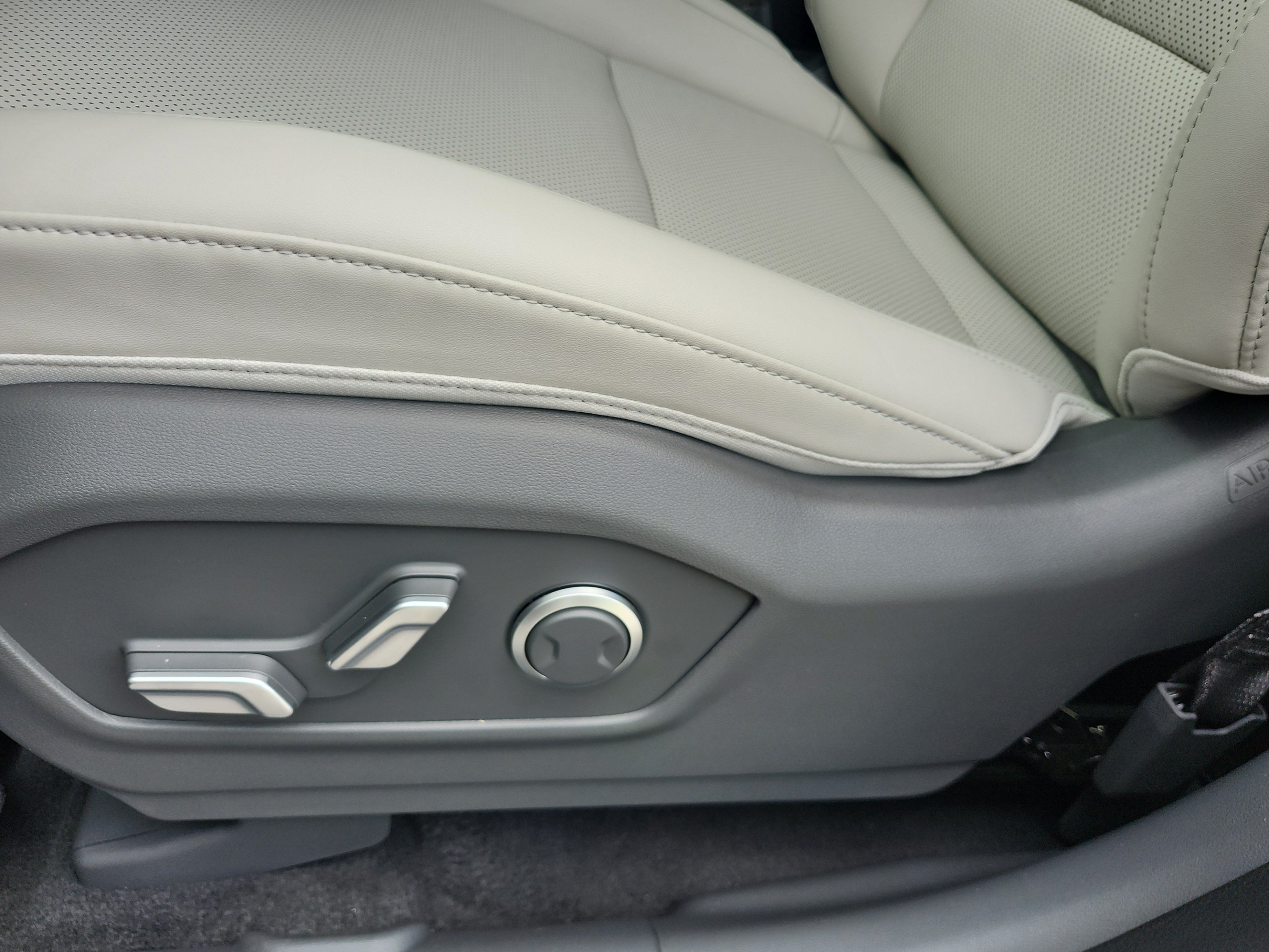 New 2027 Hyundai Santa Fe SEL FWD image 14