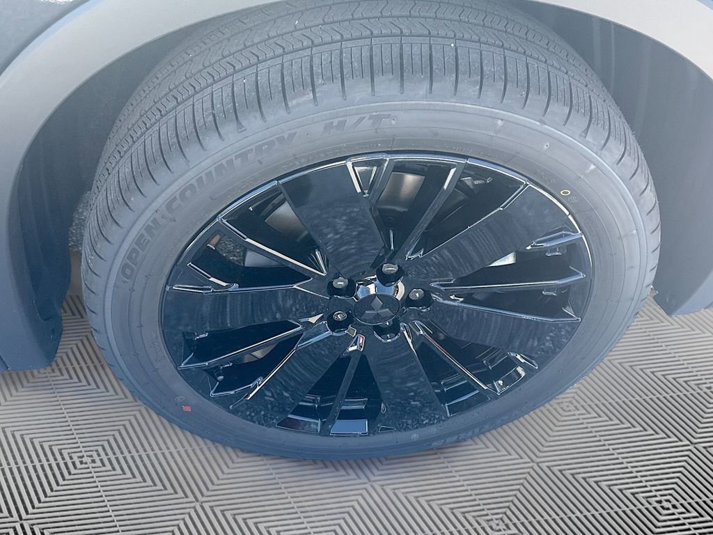 New 2026 Mitsubishi Outlander LE FWD image 30