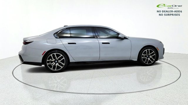 Used 2025 BMW 740i RWD image 9