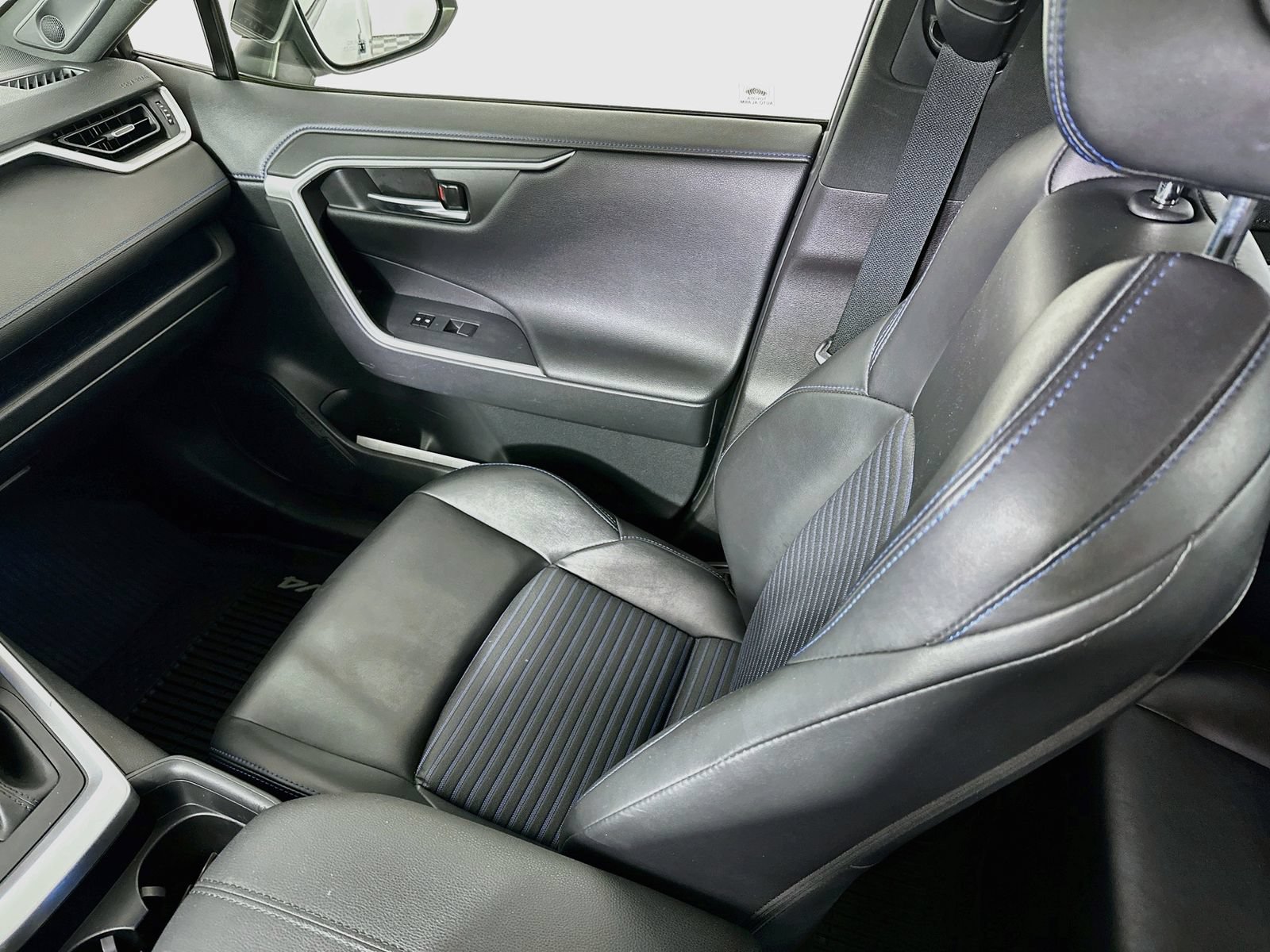 Certified 2019 Toyota RAV4 XSE AWD/4WD image 25