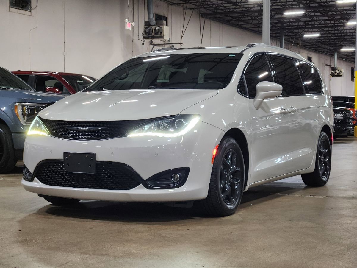 Used 2020 Chrysler Pacifica Limited w/ Advanced Safetytec Group image 4