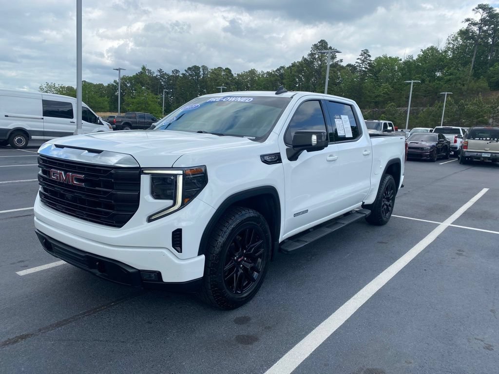 Used 2023 GMC Sierra 1500 Elevation w/ Elevation Premium Package AWD/4WD image 3