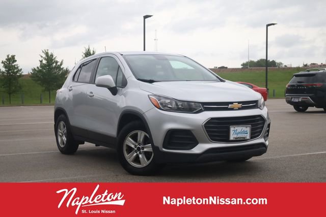 Used 2020 Chevrolet Trax LS w/ Tint and Cruise Package FWD image 1