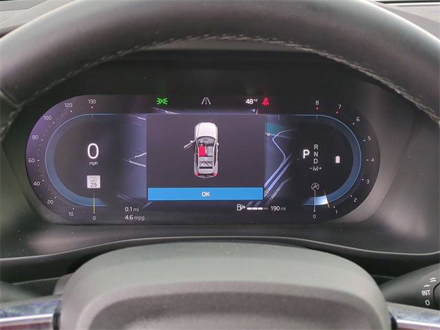 Used 2025 Volvo XC40 B5 Plus image 14