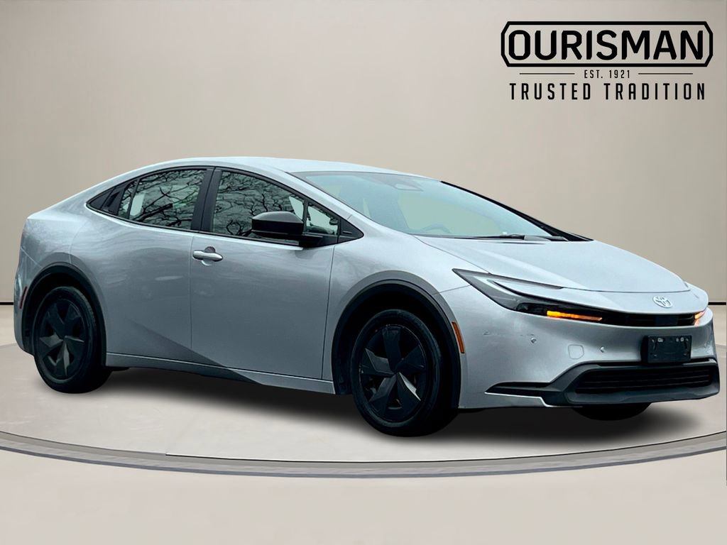Used 2024 Toyota Prius LE image 1