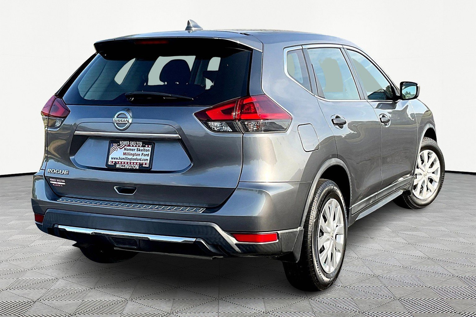 Used 2018 Nissan Rogue S image 11