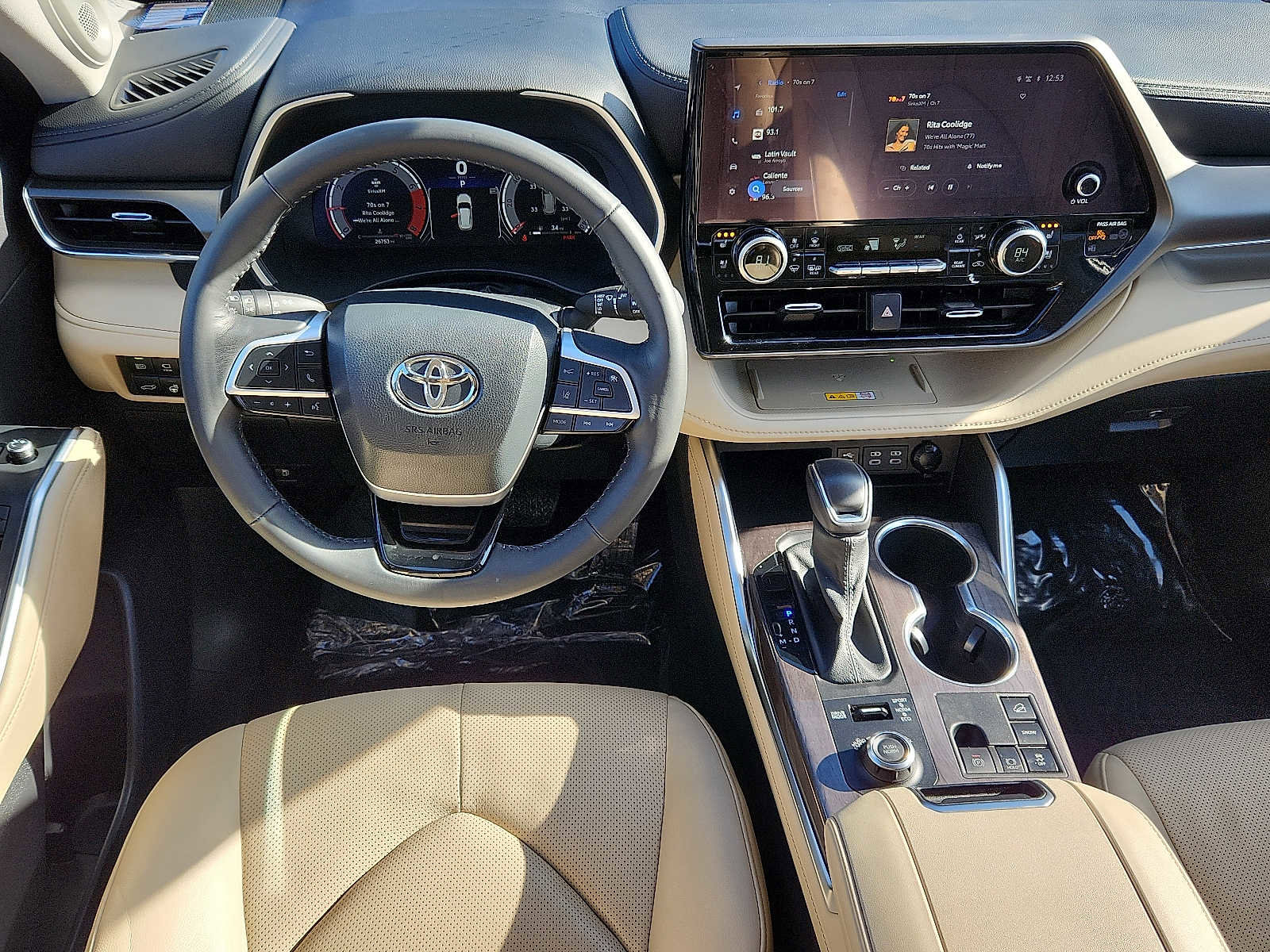 Used 2024 Toyota Highlander Limited image 11