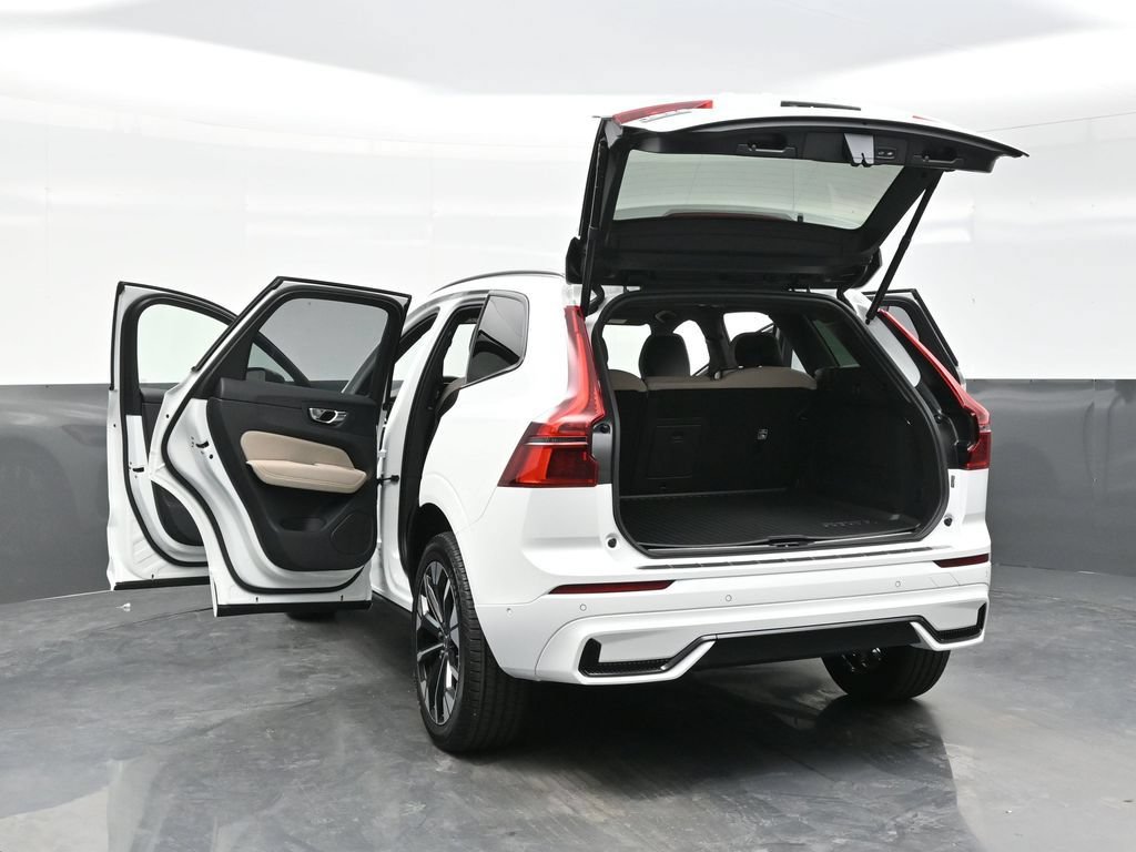 New 2026 Volvo XC60 B5 Plus w/ Protection Package Premier AWD/4WD image 42