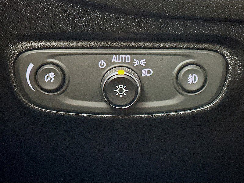 Used 2018 Chevrolet Equinox Premier image 10