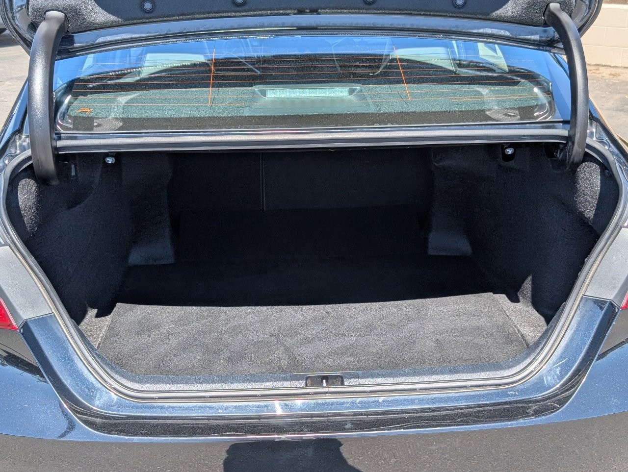 Used 2023 Toyota Camry SE image 9