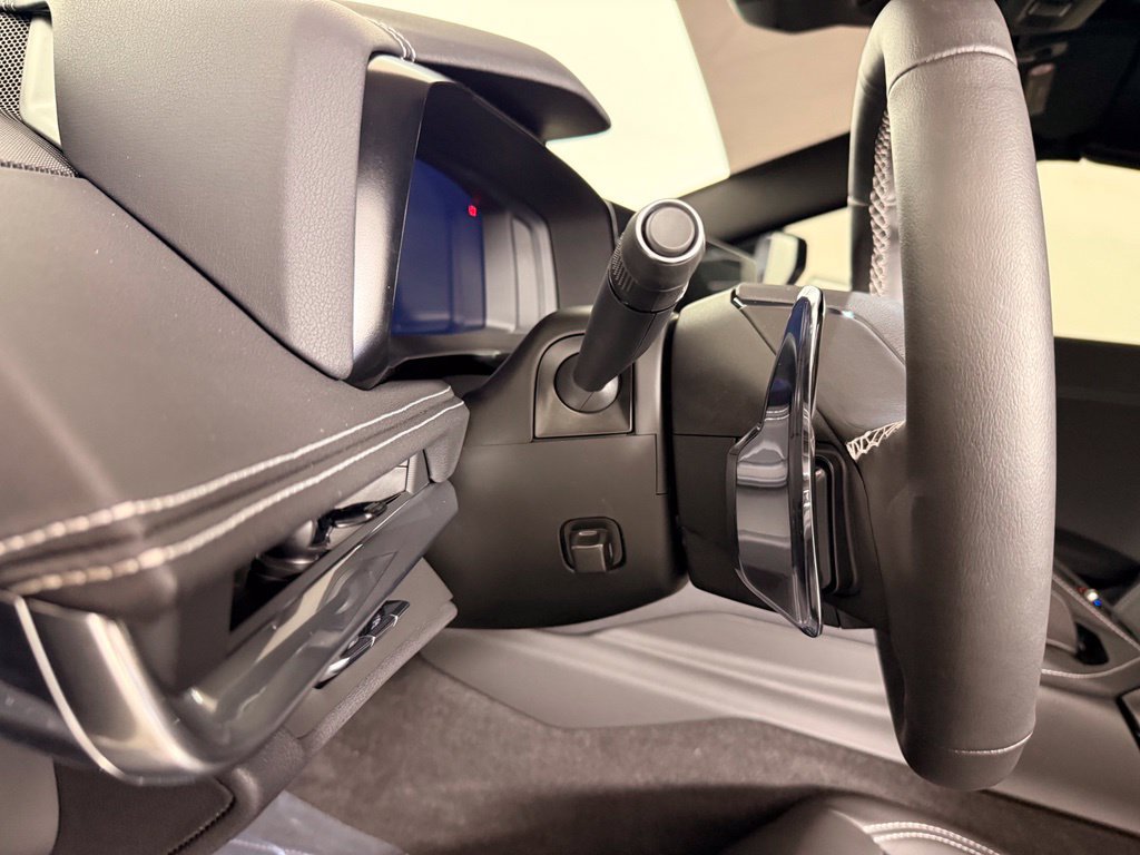 Used 2024 Chevrolet Corvette Z06 RWD image 34