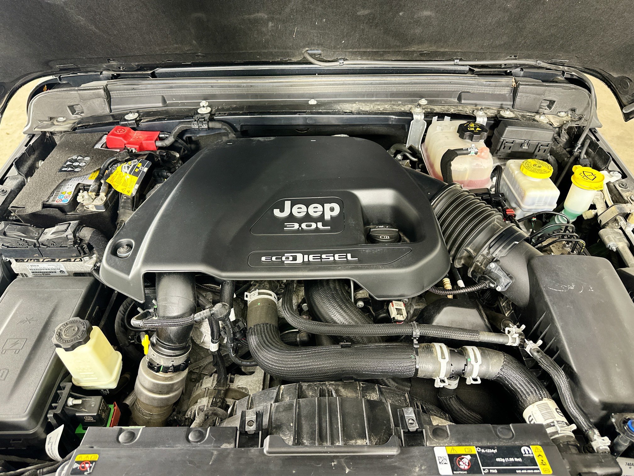 Used 2022 Jeep Wrangler Unlimited Sahara AWD/4WD image 36