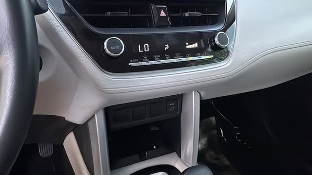 Used 2024 Toyota Corolla Cross LE FWD image 30