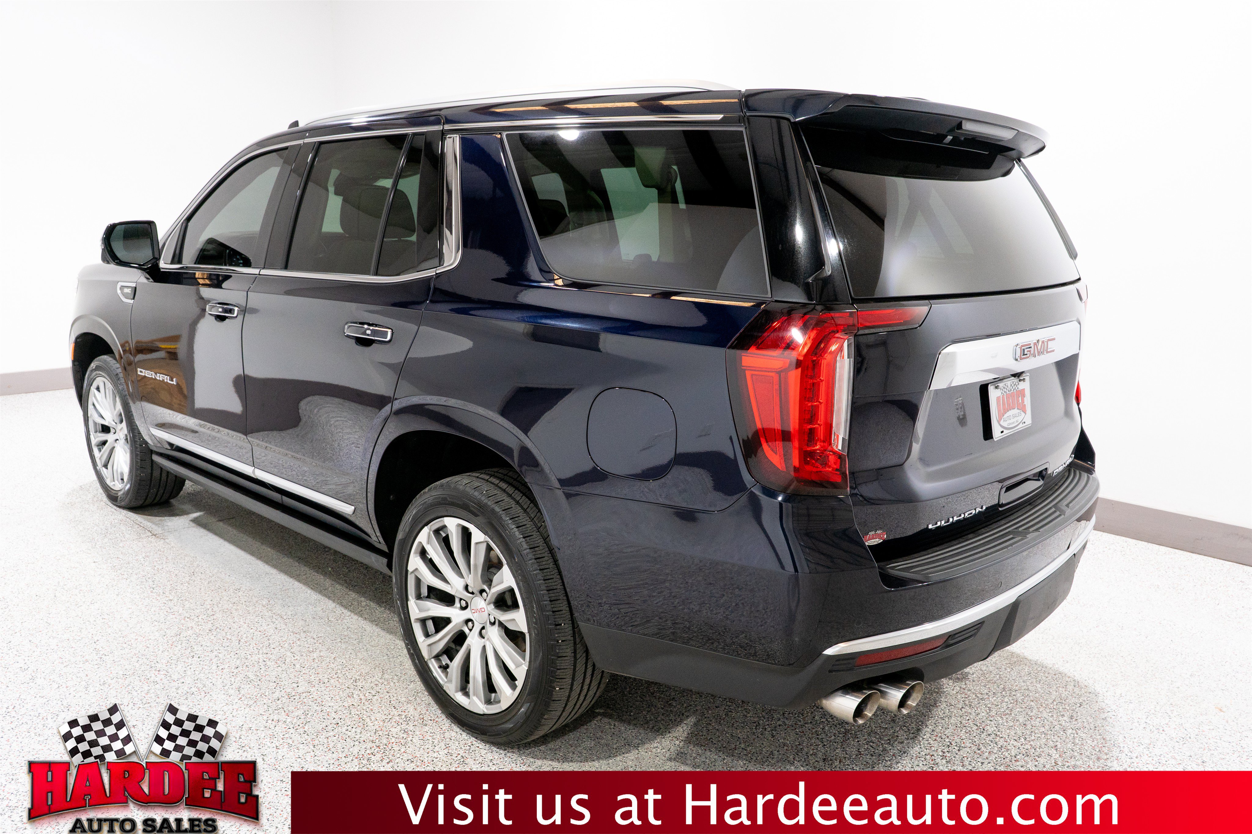 Used 2023 GMC Yukon Denali AWD/4WD image 3