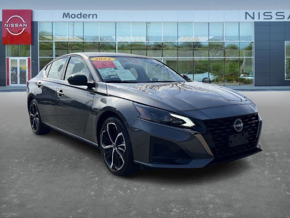 Certified 2024 Nissan Altima 2.5 SR w/ SR Premium Package image 3