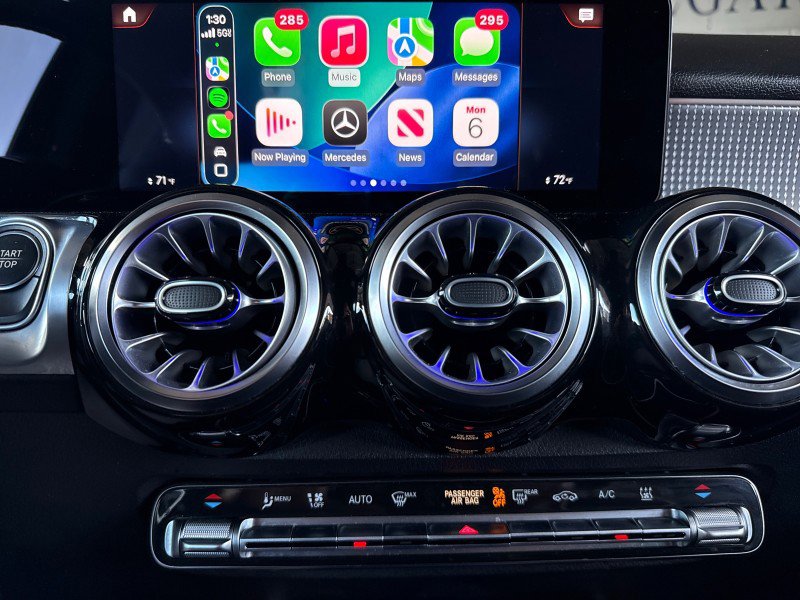 Used 2022 Mercedes-Benz EQB 300 4MATIC image 22