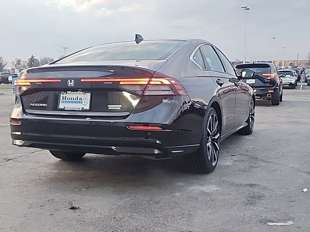 Used 2024 Honda Accord Touring image 9