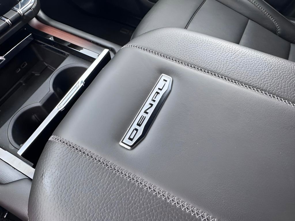 Used 2025 GMC Yukon Denali image 33