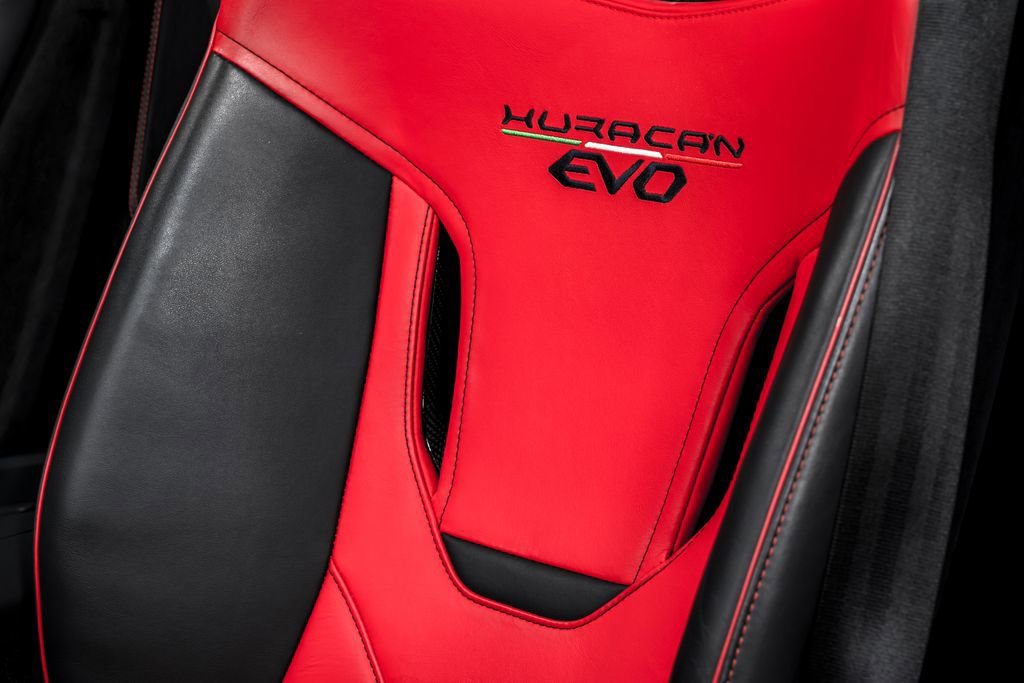 Used 2022 Lamborghini Huracan EVO RWD image 21