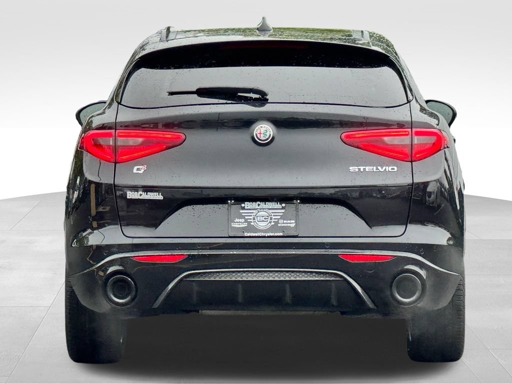 Used 2023 Alfa Romeo Stelvio Veloce AWD/4WD image 6