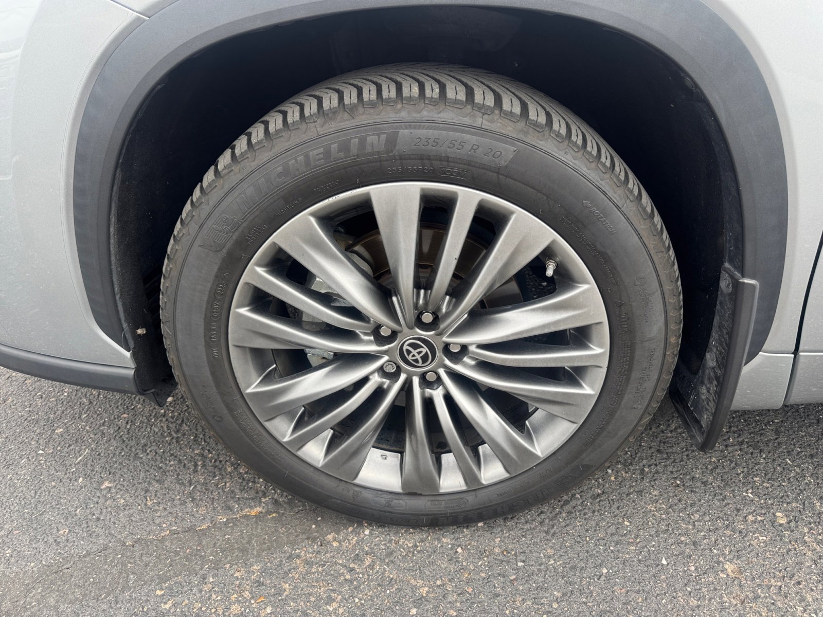 Used 2021 Toyota Highlander Platinum image 26