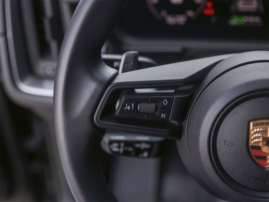 Certified 2025 Porsche Cayenne E-Hybrid Coupe image 20