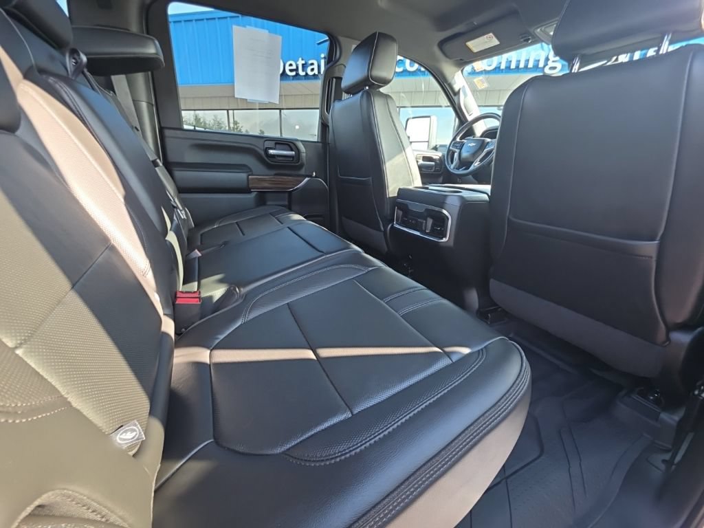 Used 2022 Chevrolet Silverado 3500 High Country AWD/4WD image 17
