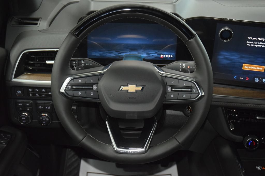 New 2026 Chevrolet Suburban High Country AWD/4WD image 36