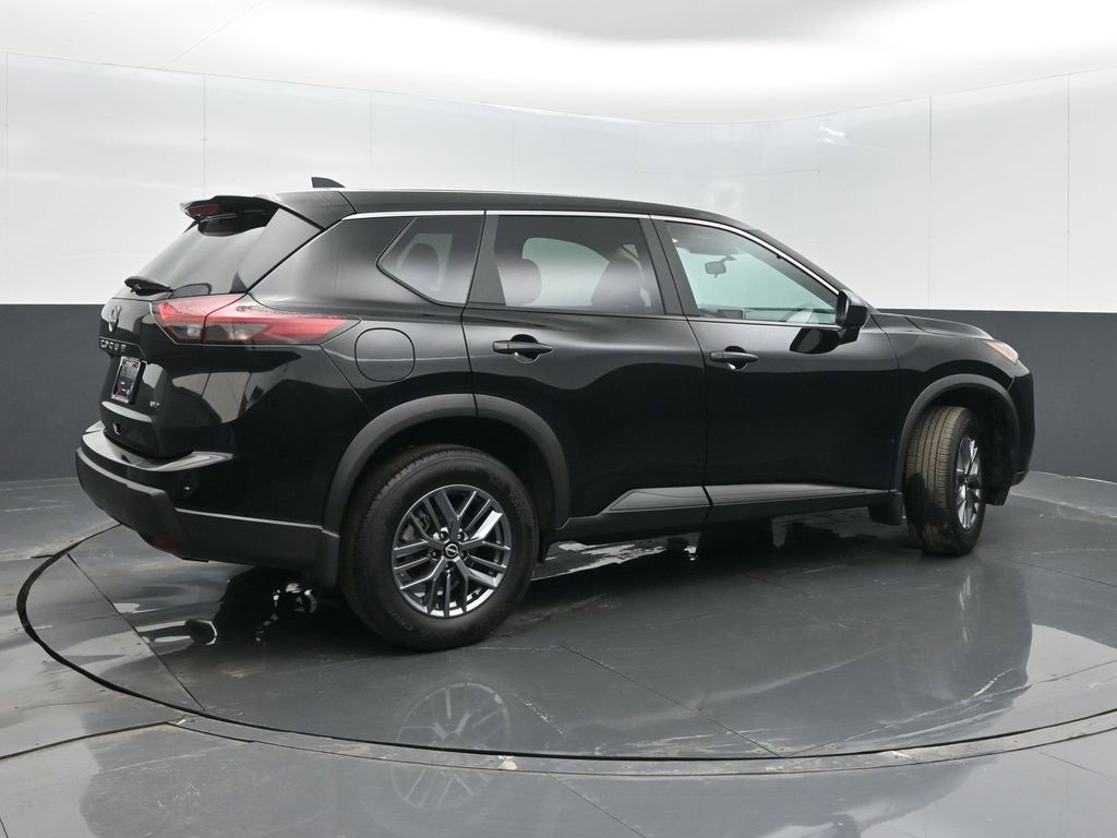 Used 2025 Nissan Rogue S image 7