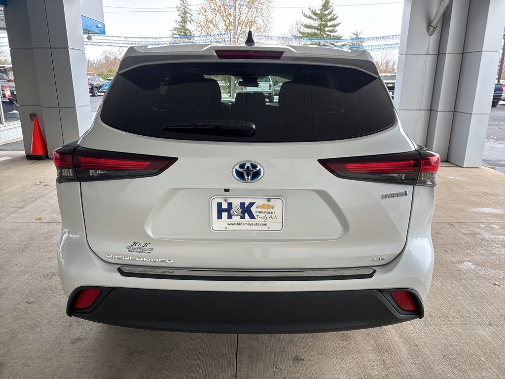 Used 2024 Toyota Highlander LE image 25